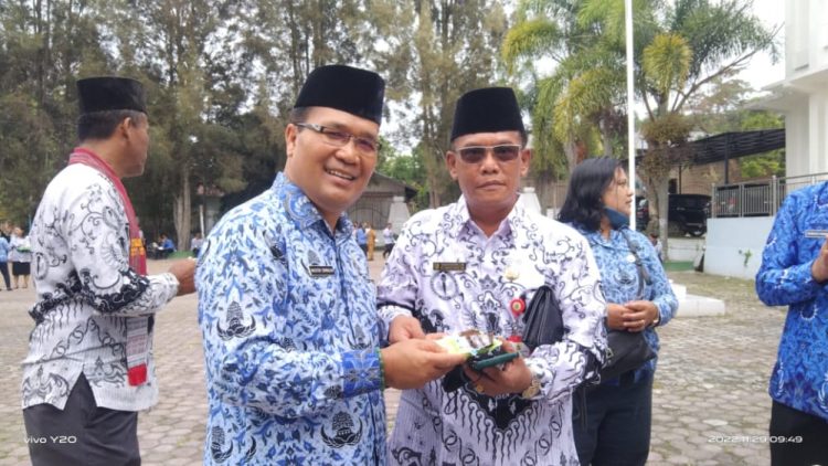 Pemkab Samosir Gelar Upacara Peringatan HUT KORPRI Ke-51 dan HUT PGRI Ke-77