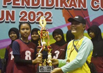 Wangon dan Pekuncen Juara Turnamen Bola Voli Tingkat SD/MI