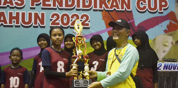 Wangon dan Pekuncen Juara Turnamen Bola Voli Tingkat SD/MI