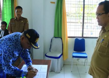 Bupati Samosir Lantik Pejabat Administrator Dinas Pekerjaan Umum dan Tata Ruang Kabupaten Samosir