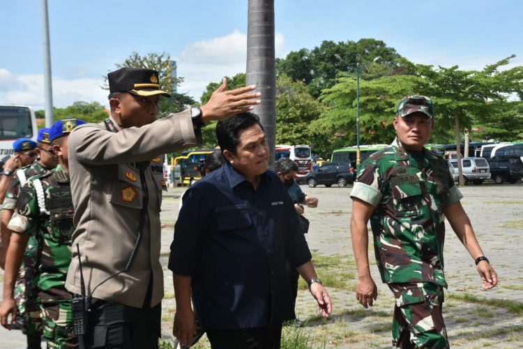 Pernikahan Kaesang – Erina Ajak 400 Penarik Becak dan 35 Penarik Andong Angkut Para Tamu
