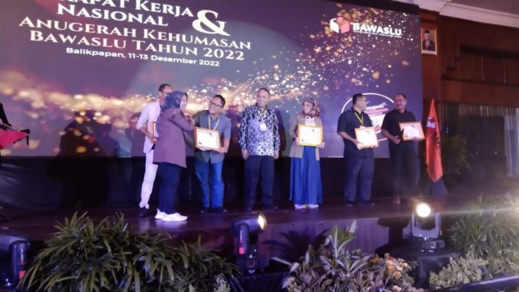 Kado Akhir Tahun,  Bawaslu Banyumas Sabet Tiga Penghargaan Kehumasan Tingkat Nasional