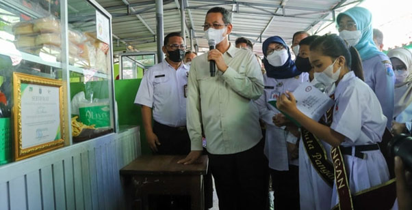 PJ Gubernur Propinsi DKI Jakarta Canangkan Sertifikasi Kantin Sehat Sekolah di SDN Kapuk Muara 03