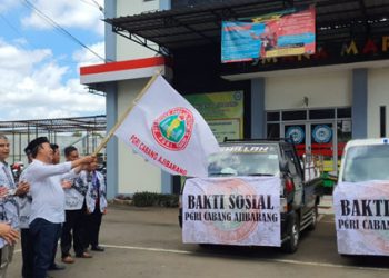 Peringati Hari Jadi, PGRI Banyumas Gelar Aksi Berbagi