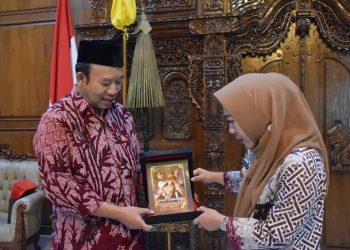 Husein Berbagi Tips dan Trik Pengelolaan Sampah Kepada Bupati Purbalingga