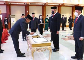 Lantik Pejabat Pimpinan Tinggi Pratama dan Administrator, Menteri ATR/Kepala BPN: Tingkatkan Koneksi dan Sinergi Antar Instansi