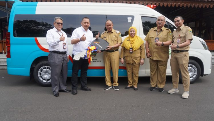 Bank Jateng Serahkan 1 Unit Ambulance Kepada RSUD Banyumas