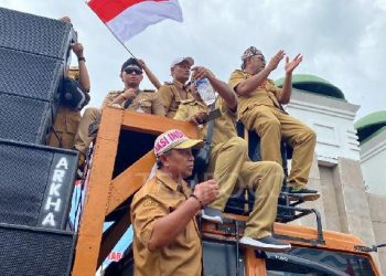 Ratusan Kepala Desa Gelar Aksi di Depan Gedung DPR, Minta Jabatan Diperpanjang Jadi 9 Tahun
