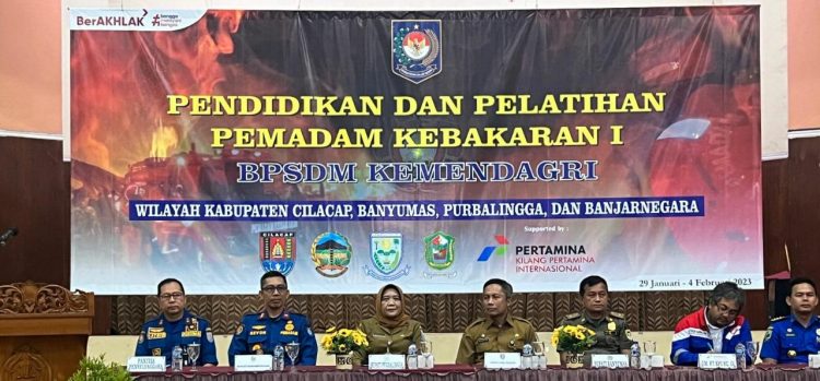 Sekretaris Daerah Kabupaten Purbalingga Herni Sulasti Hadiri Pembukaan Pendidikan dan Pelatihan Pemadam Kebakaran 1 di Pusdiklat BKPPD Cilacap
