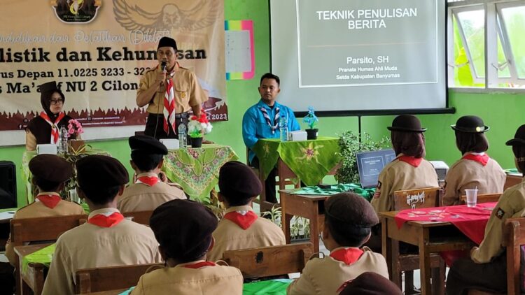 Penggalang MTs Maarif NU 2 Cilongok Dibekali Ilmu Jurnalistik
