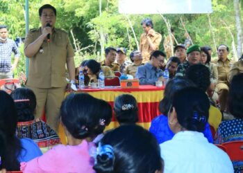 Berkantor di Desa Sabungan Nihuta Bupati Samosir Disambut Antusias Masyarakat