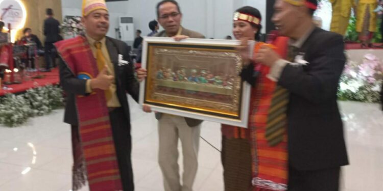 Pesta Bona Taon dan Pelantikan Pengurus Pusat PATABOBE Se Tangerang Raya Berjalan Sukses dan Meriah