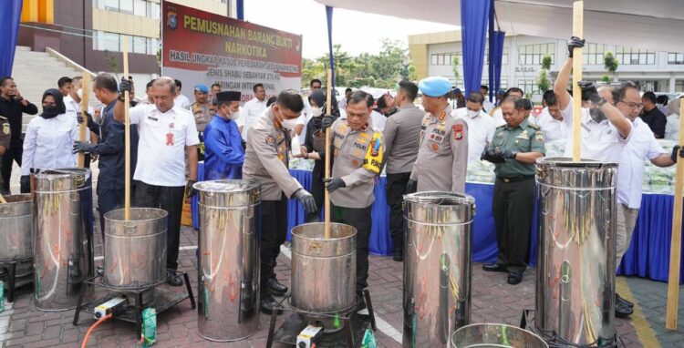 Pimpin Pemusnahan Barang Bukti Narkoba 276 Kg Sabu, Wakapolda Riau Brigjen Rahmadi : Kita Selamatkan Jutaan Jiwa