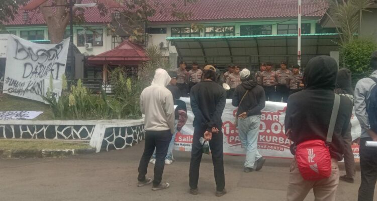 Gerakan Mahasiswa Dan Pemuda Bogor ” Mengepung UKPB /J, Minta Copot Jabatan Kepala Unit Kerja