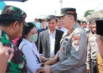 Kapolda Riau Irjen Moh Iqbal Lepas Keberangkatan Kapolda Jambi Irjen Rusdi Hartono Dibandara Sultan Thaha Saifudin Jambi