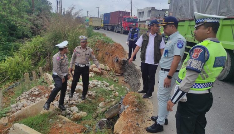 Satlantas Polres Rohil, Beserta Instansi Terkait Laksanakan Survey Jalan Rusak/Rawan Longsor