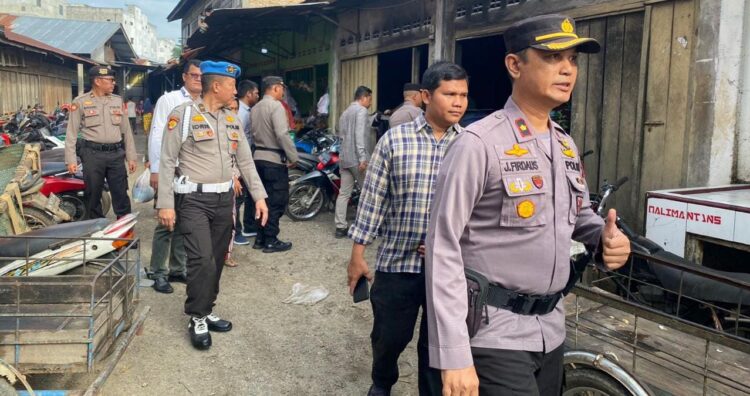 Kapolsek Bagan Sinembah Bersama Personil Polsek Bagan Sinembah, Laksanakan Patroli Rutin Dengan Berjalan Kaki