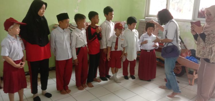 Jumat Berkah, Ketua DPC.AWPI Kab.Bogor Santuni Anak Yatim