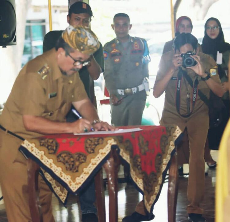 Pengukuhan Korwas TK, SD, SMP dan Penandatanganan Perkin, Bupati Cirebon : Guru Punya Peran yang Sangat Besar
