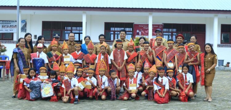 Bunga Desa Sinabulan, Bupati Samosir: Saya ke Desa Untuk Melayani  Masyarakat Bukan Dilayani
