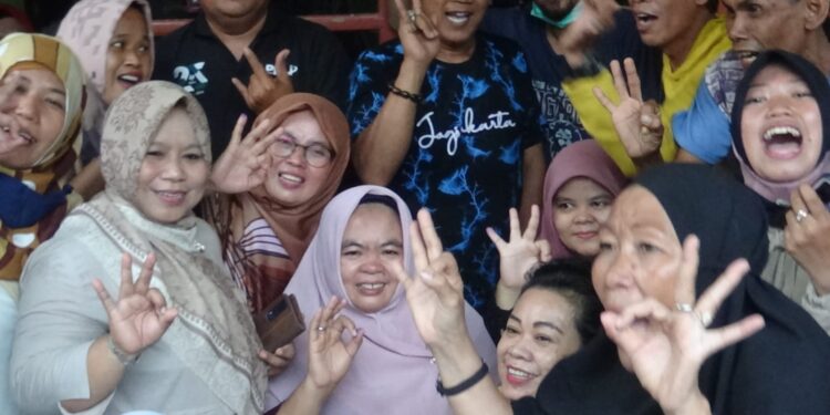 Neneng Robinah, S. E. Ungguli di Pilkades Kembang Kuning, ini pesan Ketua MUI Klapanunggal