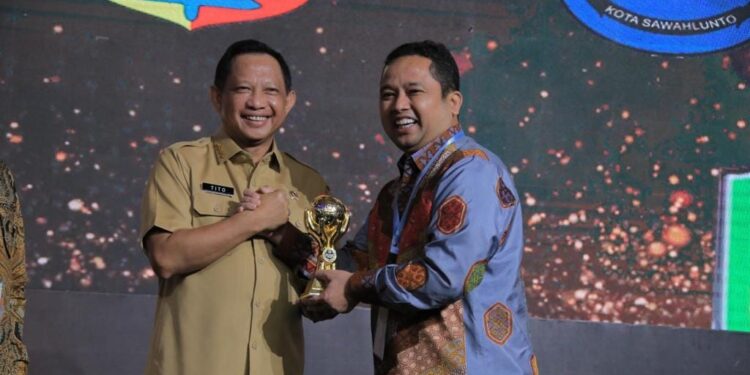 Lampaui Target UHC Nasional, Pemerintah Kota Tangerang Raih Penghargaan