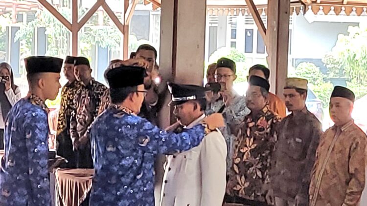 Bupati Banyumas Lantik Kepala Desa Antar Waktu Desa Kebumen Baturaden