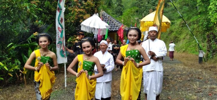 Jelang Hari Suci Nyepi, Umat Hindu Banyumas Selenggarakan Upacara Melasti