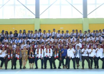 Bupati Samosir Dampingi Wagubsu Resmikan GOR Kabupaten Samosir