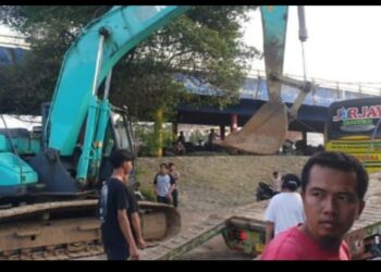 Warga Kampung Nelayan Cilincing Tolak Kehadiran Alat Berat Proyek NCICD
