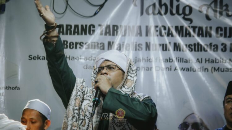 Tabliq Akbar Yang Di Gelar Di pesantren Al Jauhari Cijeruk, Bersohlawat Bersama
