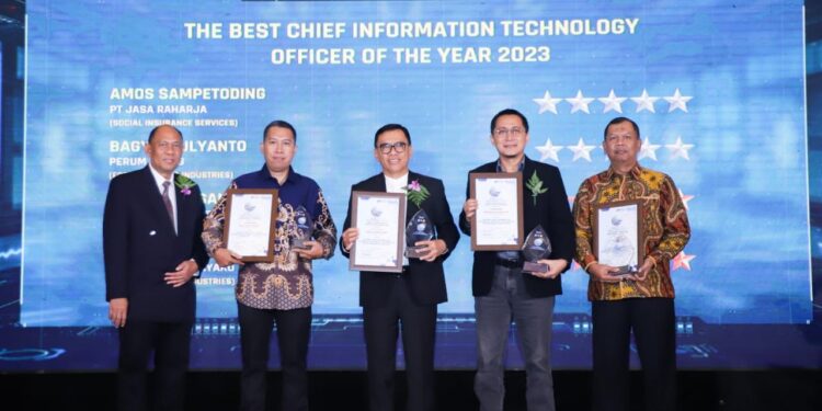 Sukses Kembangkan Inovasi Digital, Jasa Raharja Raih Tiga Penghargaan di Ajang Digitech Award 2023