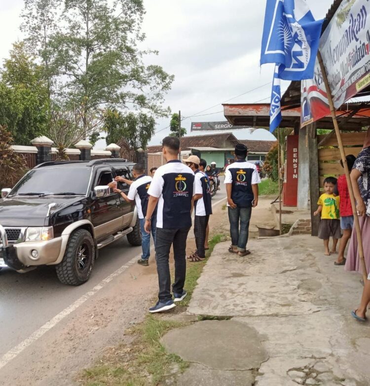 Ormas Tampil Berbagi Takjil Bersama Group Kesenian Kuda Lumping Turonggojati
