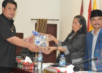 Bupati Samosir Sampaikan Nota Pengantar LKPJ Tahun Anggaran 2022