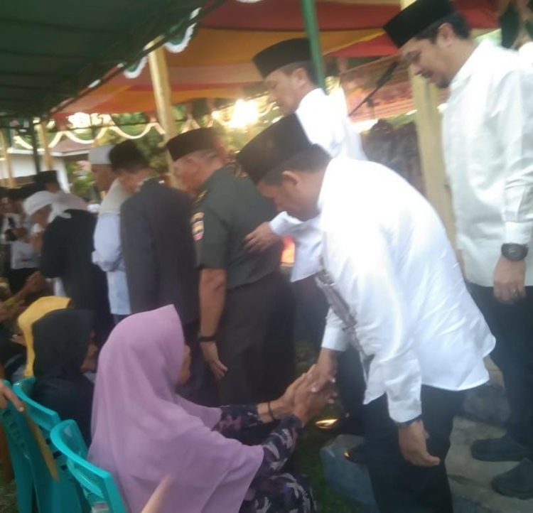Bupati Padang Lawas Utara Bersama Rombongan Adakan Safari Ramadan 1444 H Sekaligus Bagikan Zakat Bersumber Dari Gaji ASN