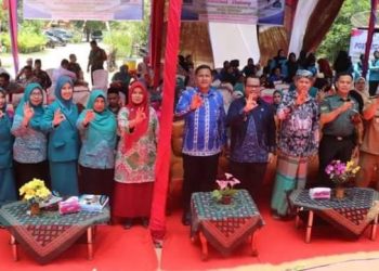 Tim Penggerak PKK Provinsi Sumatera Utara Melakukan Evaluasi Desa Pelaksanaan Posyandu tahun 2023 di Desa Hutanopan