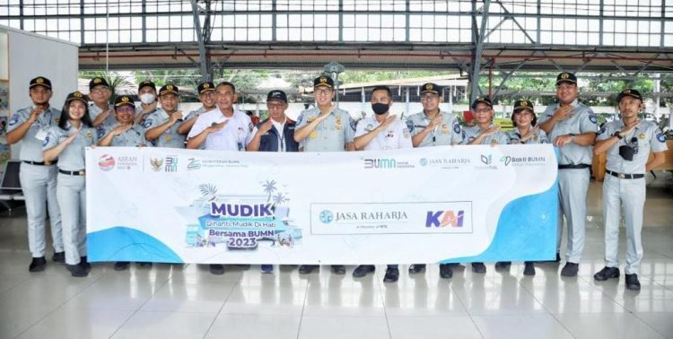 Kementerian BUMN Lepas 15 Ribu Peserta Mudik Bersama BUMN 2023 Moda Kereta Api