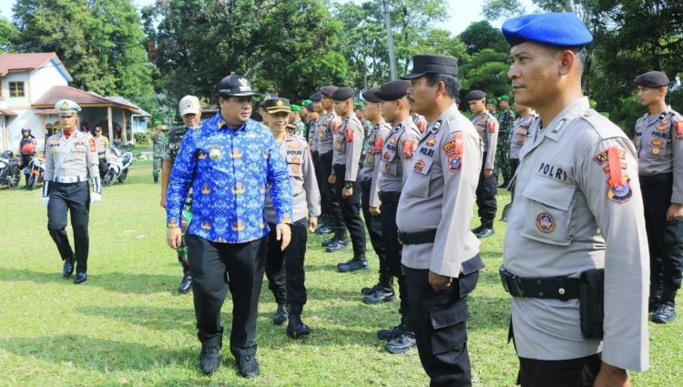 Bupati Samosir Pimpin Apel Gelar Pasukan Ketupat Toba
