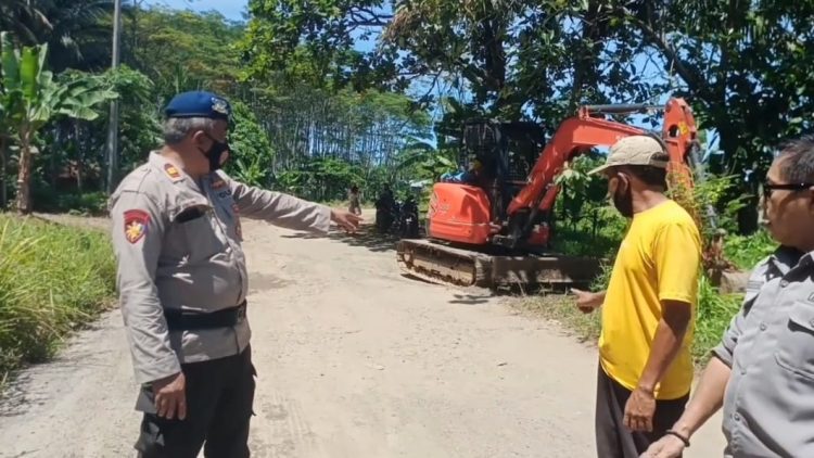 Inisiasi Kasat Polairud Polres Tanggamus, Jalan Lubang Limau Ditimbun