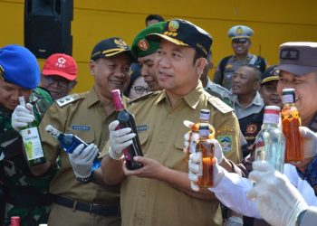 Polresta Banyumas Musnahkan Ribuan Miras dan Knalpot Brong