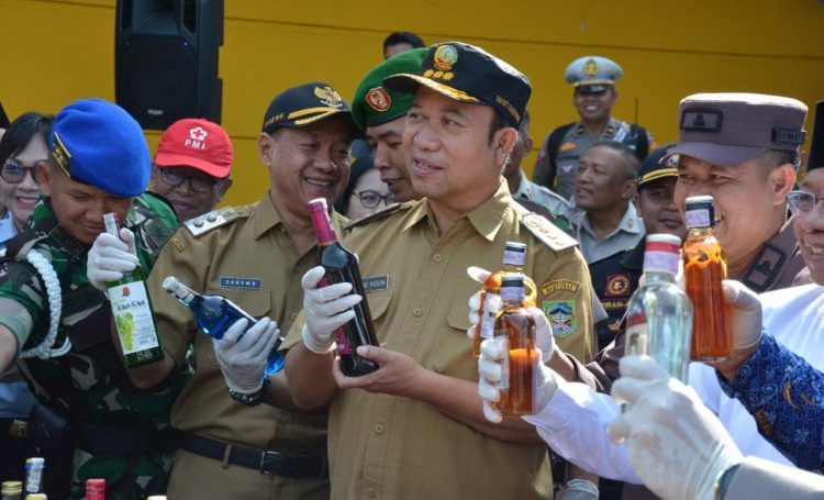 Polresta Banyumas Musnahkan Ribuan Miras dan Knalpot Brong