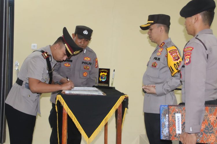 Kapolres Pringsewu Pimpin sertijan Kasat Intelkam Dan Kapolsek Gadingrejo