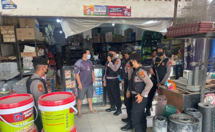 Jelang Lebaran, Polres Pringsewu Siagakan Polisi Di Pusat Perbelanjaan