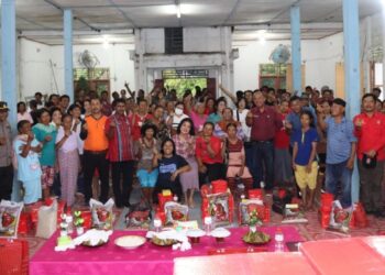 Bupati Tapanuli Utara Bantu Korban Bencana Angin Puting Beliung Kecamatan Purba Tua