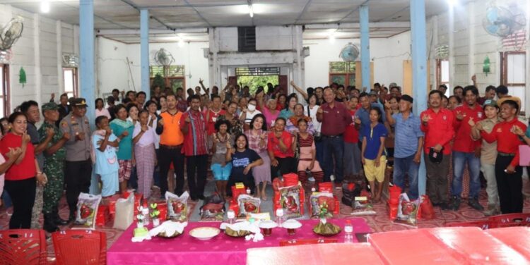 Bupati Tapanuli Utara Bantu Korban Bencana Angin Puting Beliung Kecamatan Purba Tua