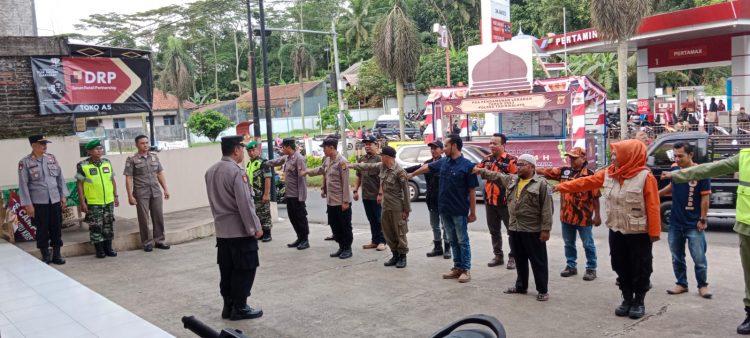 AKP Atang Bin Karna Pimpin Apel Gabungan Persiapan Malam Takbiran Hari Raya Idul Fitri 1144 H