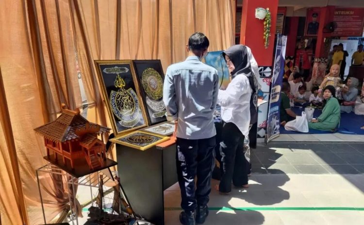 Hasil Karya Warga Binaan Pemasyarakatan Habis Terjual