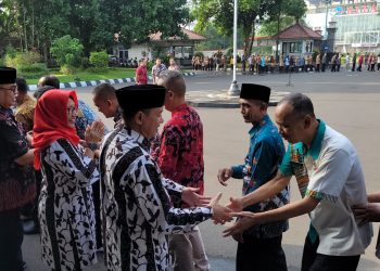 Apel Hari Pertama Lebaran, ASN Setda Banyumas dan Sekitarnya Salam-salaman
