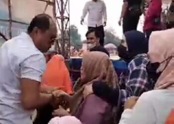 Kades Klapanunggal, Ade Endang Saripudin Bersikap Arogan Terhadap Wartawan Saat Dikonfirmasi Keikutsertaan nya Pada Kampanye Pilkades Kembangkuning, Ada Apa ?
