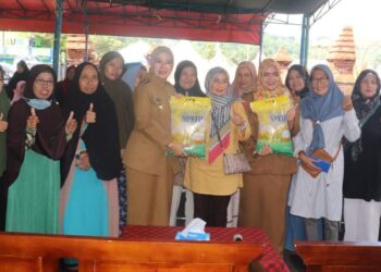 Tekan Angka Inflasi, Wakil Bupati Cirebon Gelar Pasar Murah di Kelurahan Babakan Kecamatan Sumber